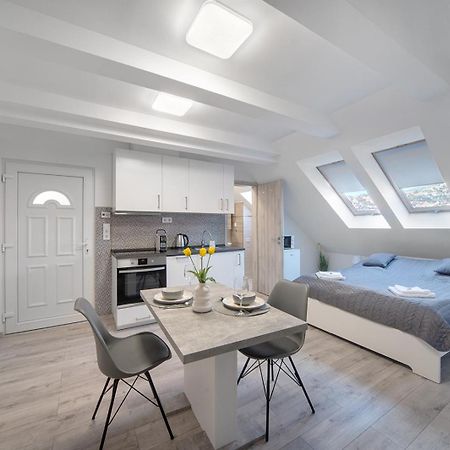 Agoston Apartman 1-2 - Lora,Marci Печ Экстерьер фото